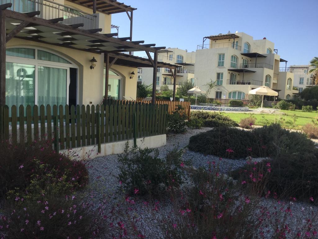 Aphrodite Beachfront Apartment Ghaziveran Buitenkant foto