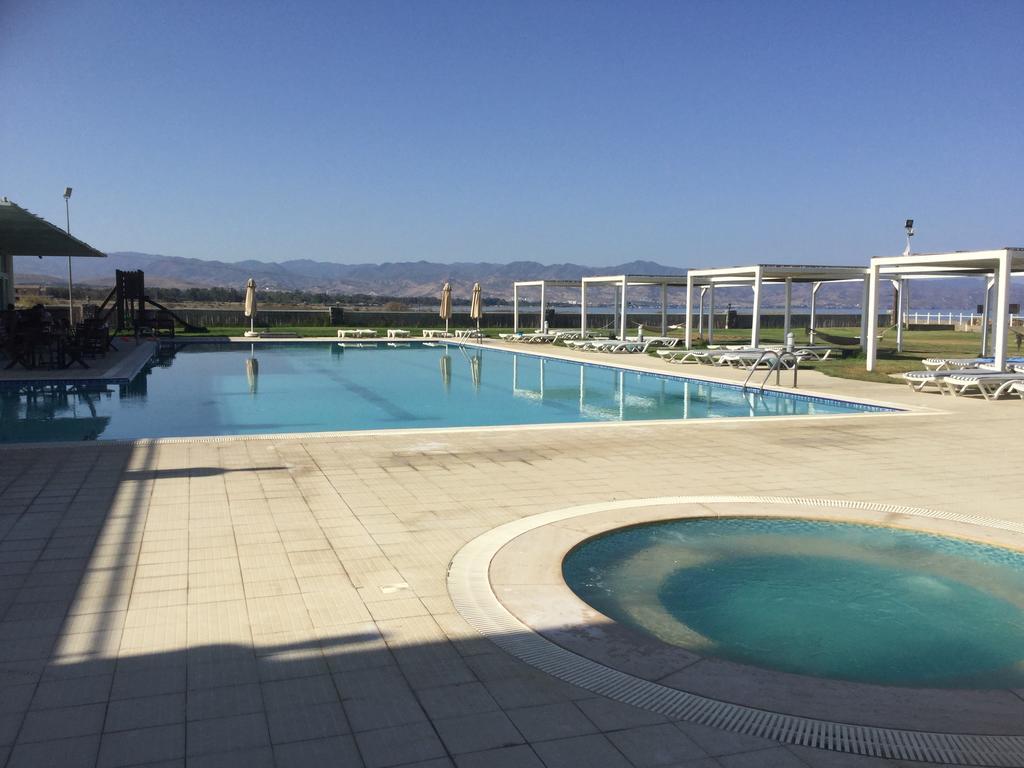 Aphrodite Beachfront Apartment Ghaziveran Buitenkant foto