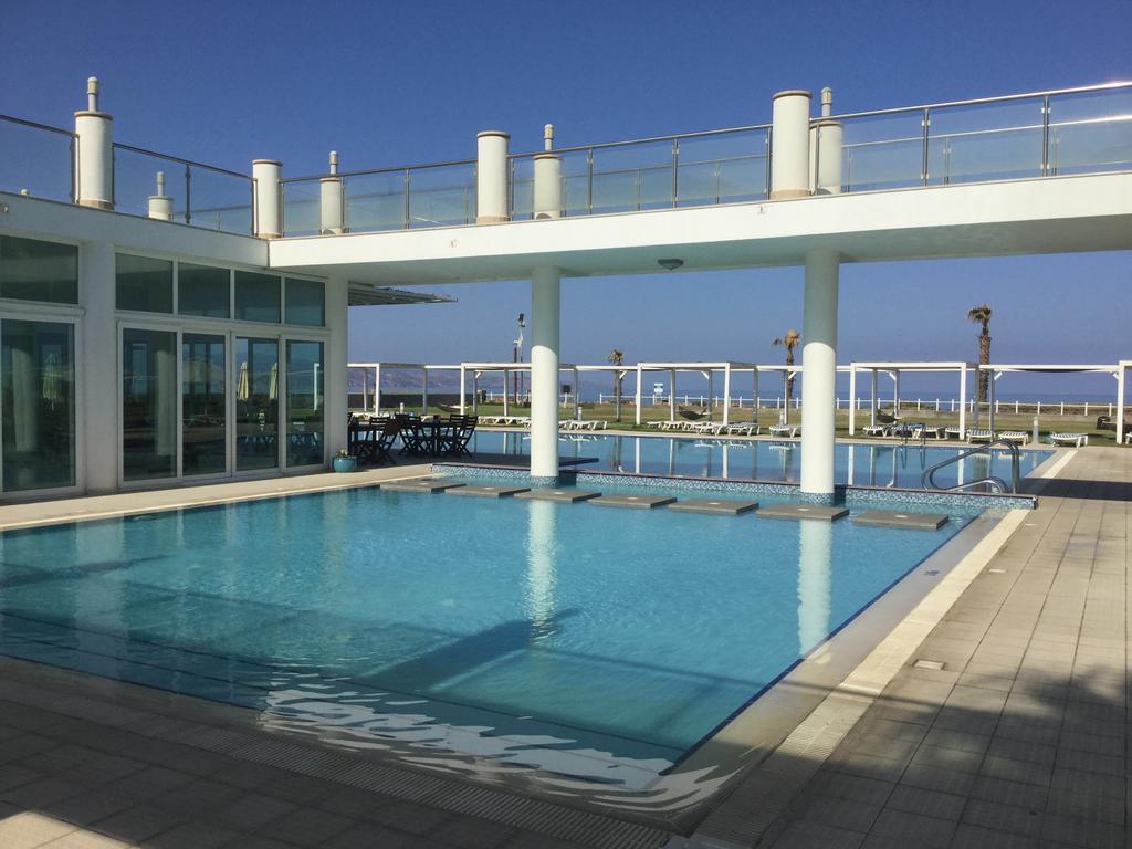 Aphrodite Beachfront Apartment Ghaziveran Buitenkant foto
