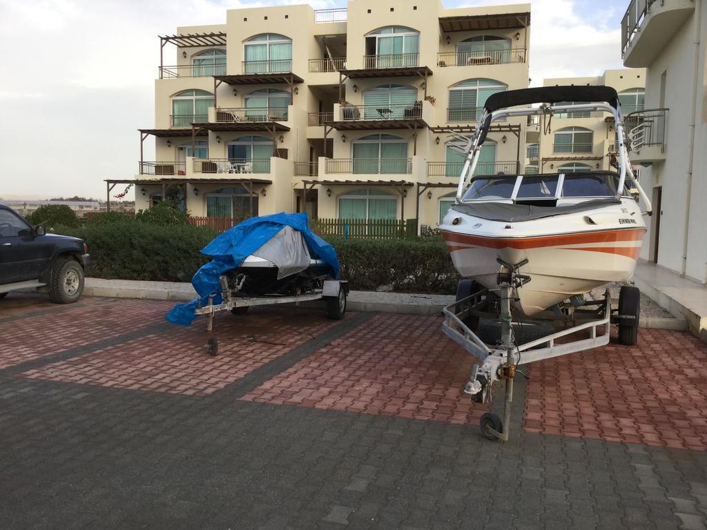 Aphrodite Beachfront Apartment Ghaziveran Buitenkant foto
