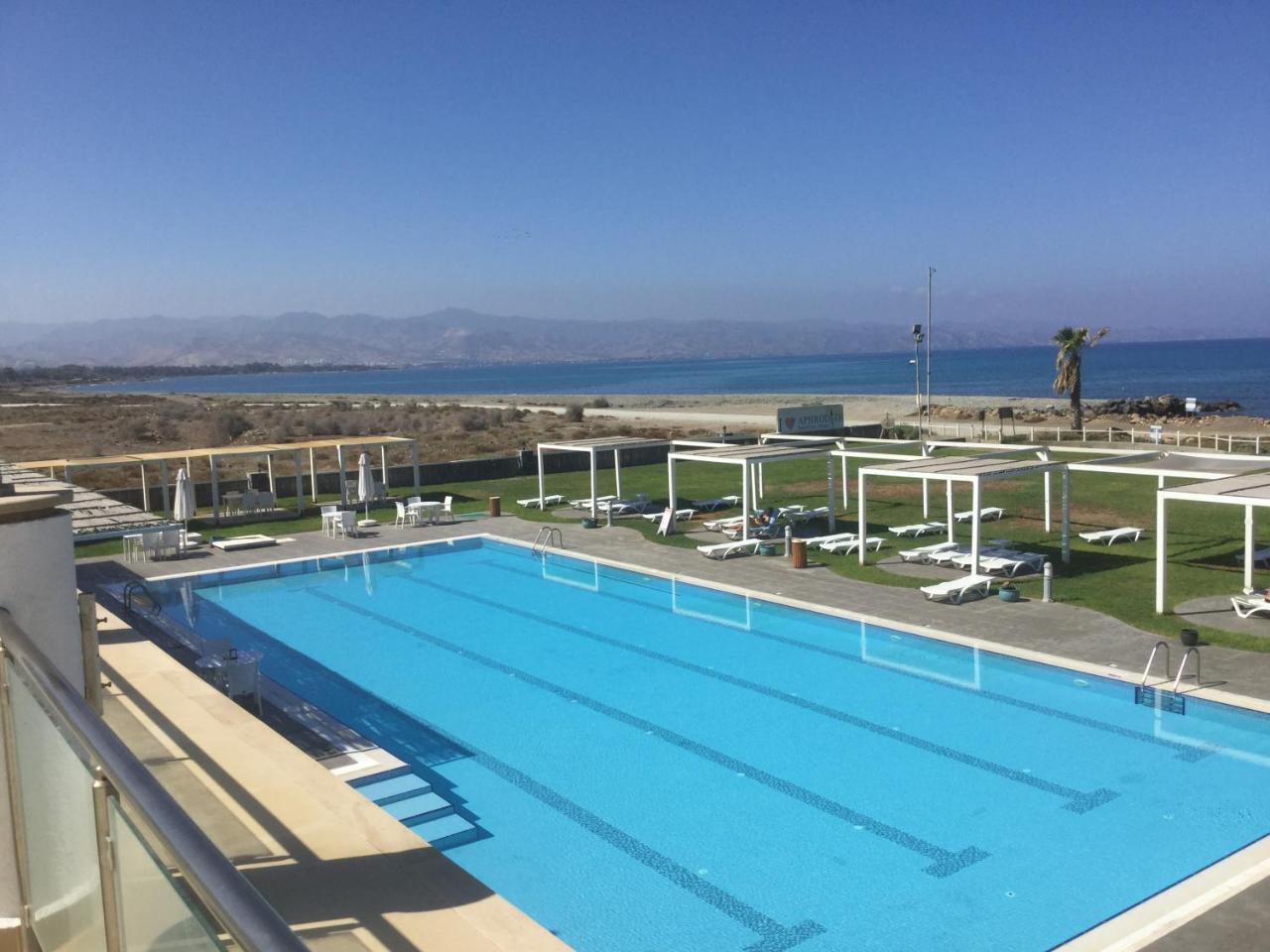Aphrodite Beachfront Apartment Ghaziveran Buitenkant foto