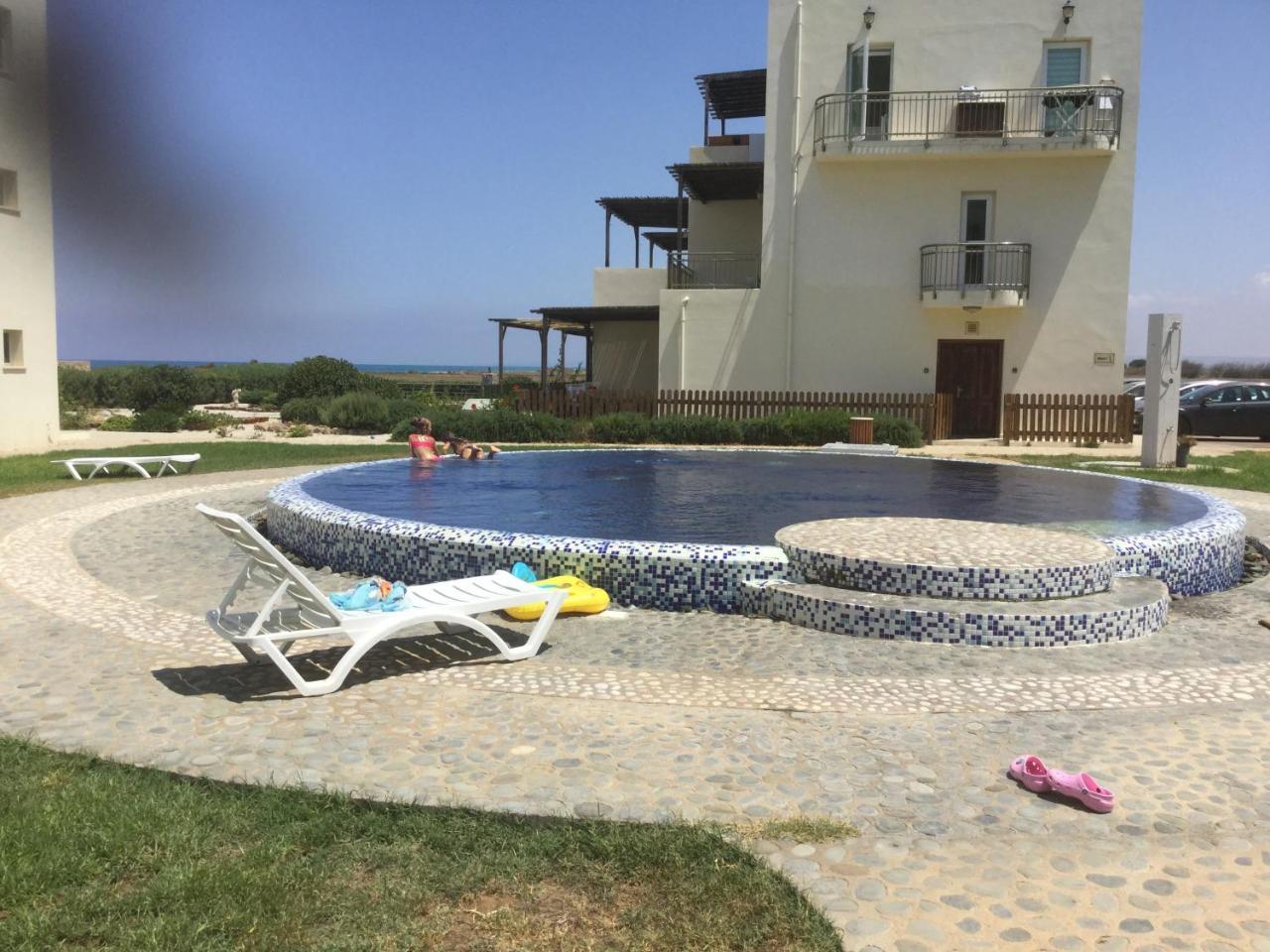 Aphrodite Beachfront Apartment Ghaziveran Buitenkant foto