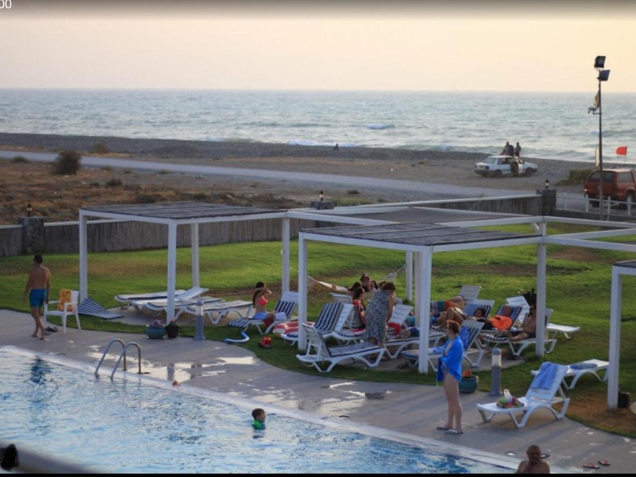 Aphrodite Beachfront Apartment Ghaziveran Buitenkant foto